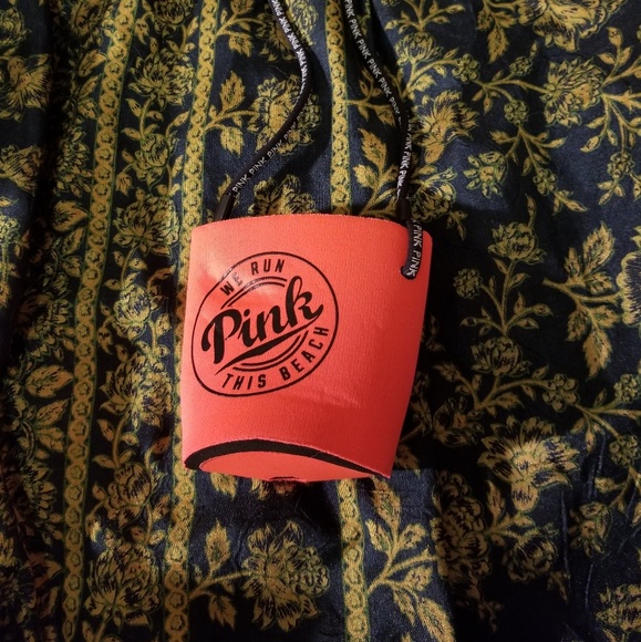 PINK Victoria's Secret Other - 🚨FREE With BUNDLE PURCHASE.   PINK Koozie